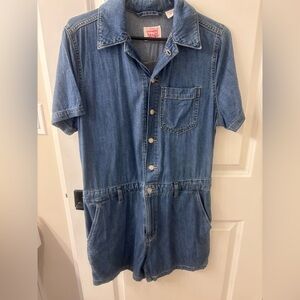 NWOT Levi’s Denim Short Sleeve Romper